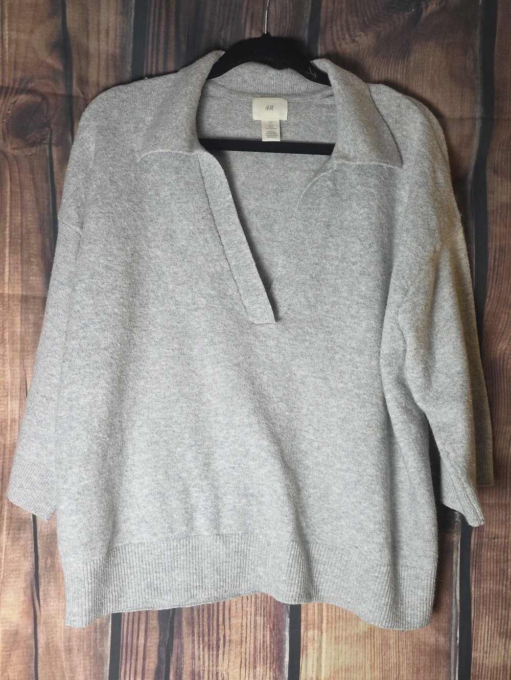 H&M Gray V-Neck Large Collared Knit Sweater